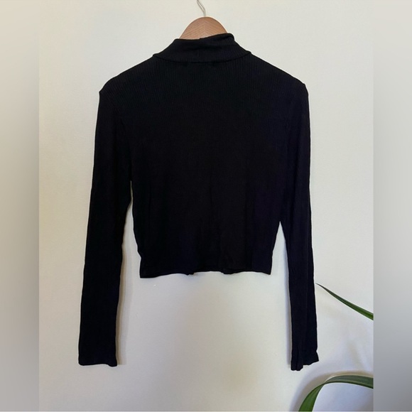 🌸 Caution to the Wind 🌸 black ribbed top - Picture 2 of 8